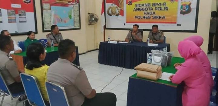 POLRES SIKKA GELAR SIDANG BP4R TERHADAP DUA PASANG PERSONIL POLRES SIKKA