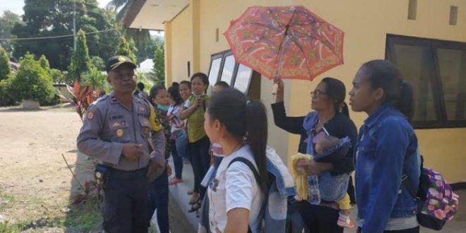 Tahan Sopir Bermuatan Lebih, Kapolsek Nangaroro Ingatkan Keselamatan Dijalan