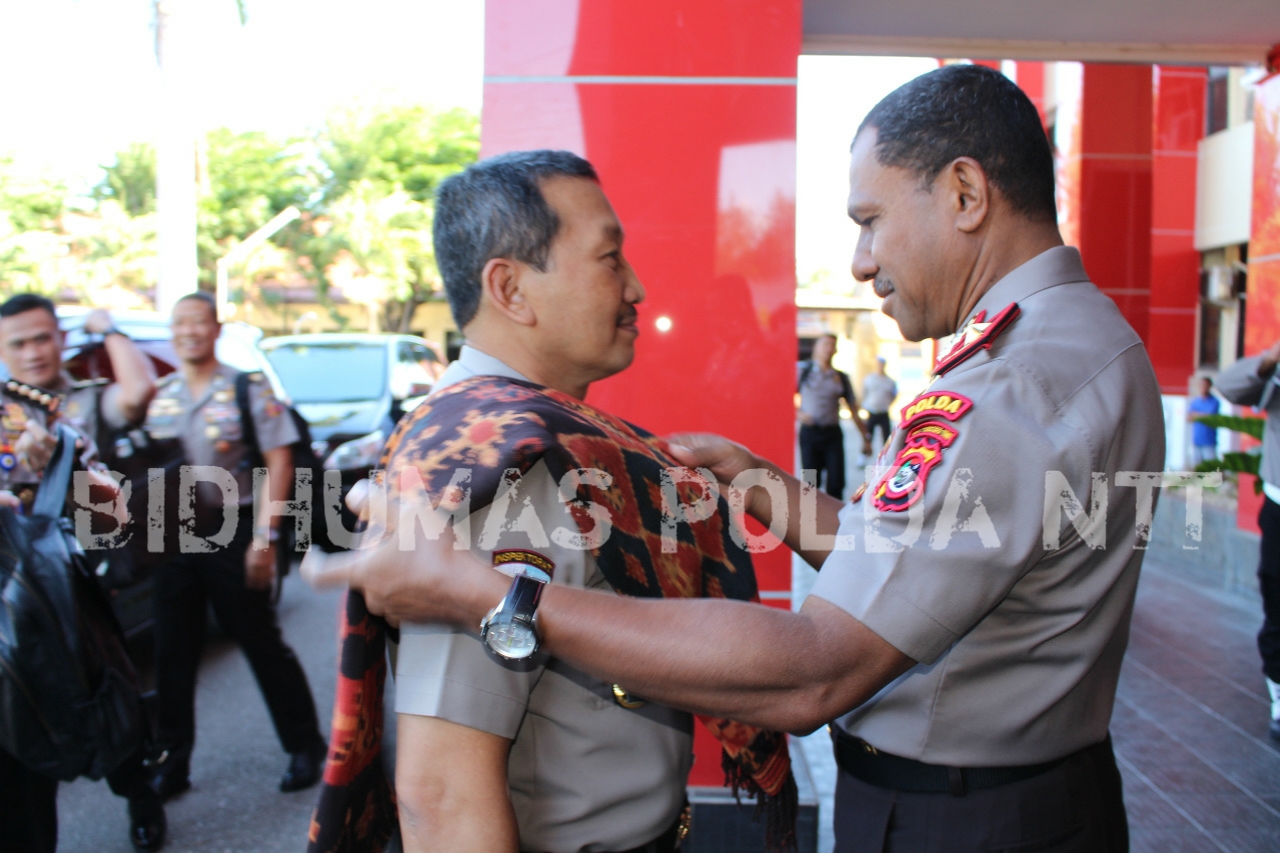 Wakapolda NTT Sambut Kedatangan Tim Wasrik Itwasum Polri di Mapolda NTT