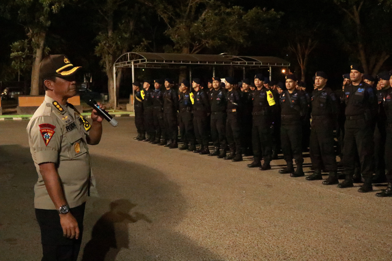 Karo Ops Polda NTT Sambut Kedatangan 600 Personel Polda NTT  BKO PMJ di Bandara Elatari Kupang