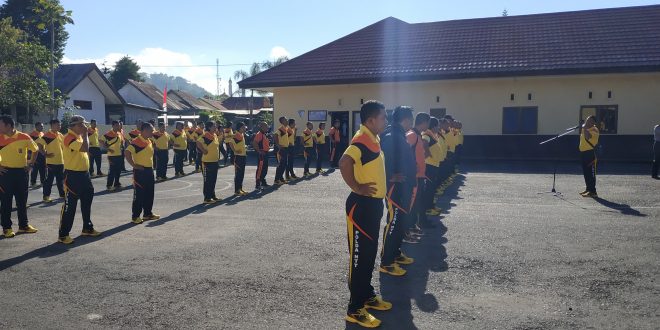 Tingkatkan Kebugaran, Personel Polres Olahraga Senam