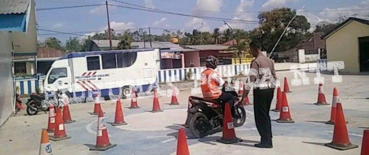 Hari Bhayangkara ke 73, Lantas Polres Kupang Bagikan SIM Gratis Bagi Warga Kelahiran 1 Juli