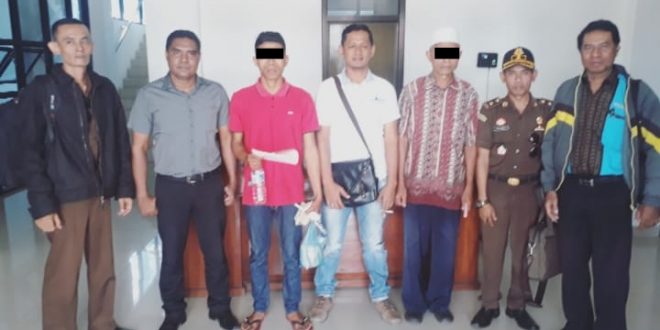 Reskrim Polres Ende Limpahkan Dua Orang Tersangka dan Barang Bukti Korupsi ke Kejaksaan Negeri Ende