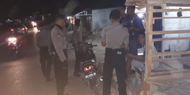 Cipta Situasi Kondusif di Malam Hari, Anggota Dalmas Polres Belu Lakukan Patroli