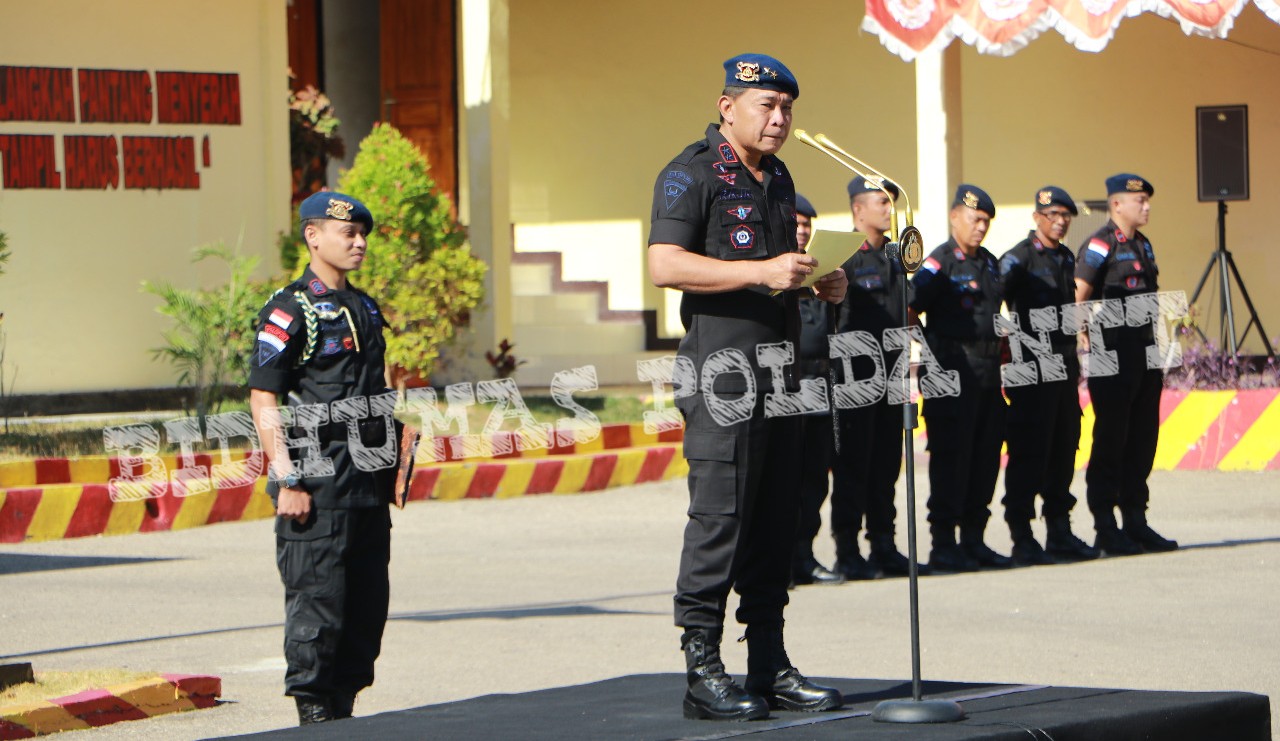 Kapolda NTT Pimpin Apel Pemberangkatan Personel Brimob Polda NTT BKO Polda Papua