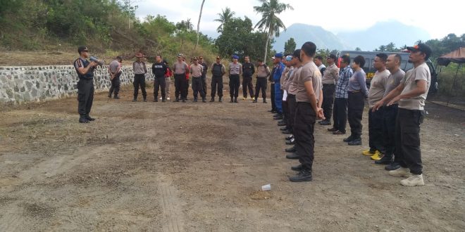 Tingkatkan Kemampuan Personel, Polres Ende Gelar Latihan Menembak