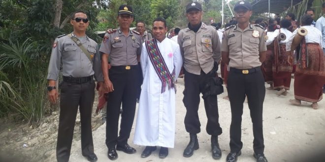 Polsek Sasitamean Amankan Misa Syukur Kaul Kekal Br.Marselinus Hane, SVD