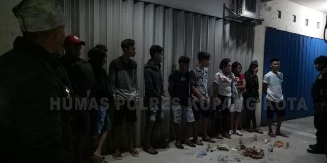 Sejumlah Pemuda Dibubarkan Patroli Gabungan Sat Samapta