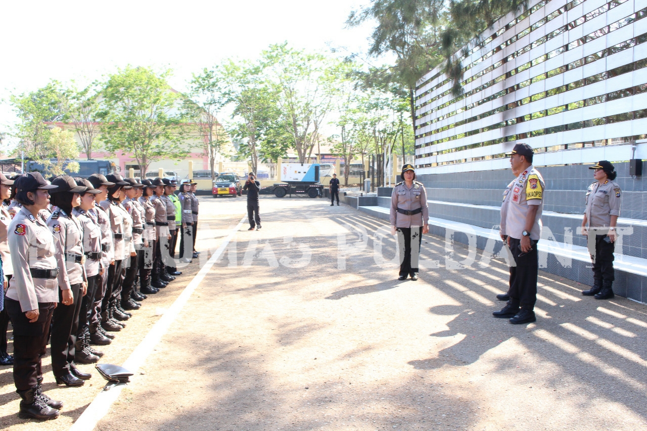 Satu Peleton Polwan Polda NTT dipersiapkan Hadapi Demonstran sebagai Negosiator