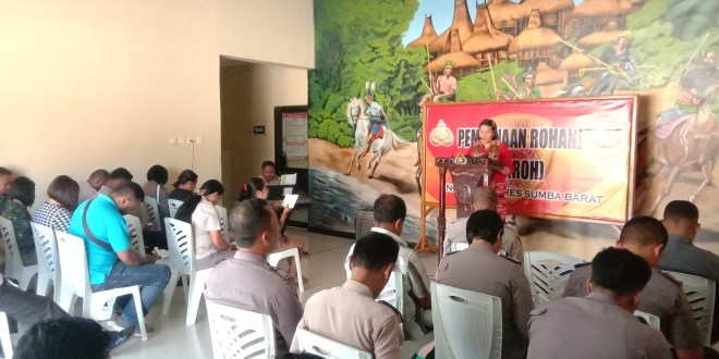 Pencerahan Iman Anggota Polres Sumba Barat