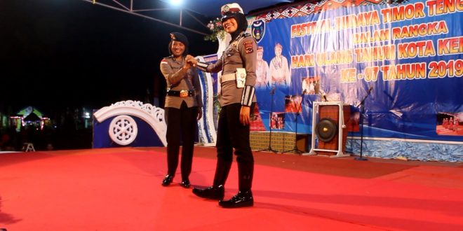 Dikemas Dalam Fashion Show Polwan Polres TTU Kenalkan Seragam Baru Polri