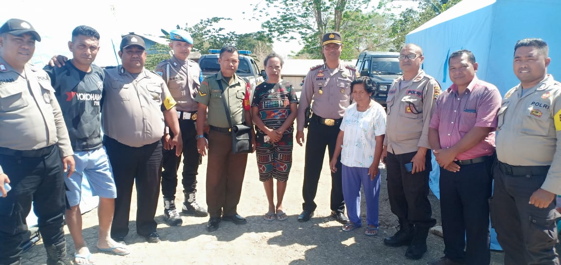 Kapolsek Alak Gelar Baksos di Rumah Korban Kebakaran