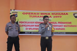 Kasat Binmas Polres Kupang Pimpin Satgas Bina Kusuma datangi SMA N 1 Kupang Timur