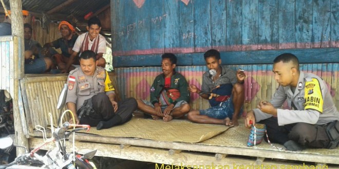 Dua Anggota Bhabinkamtibmas Polsek Loli Ajak Warga Jaga Kamtibmas