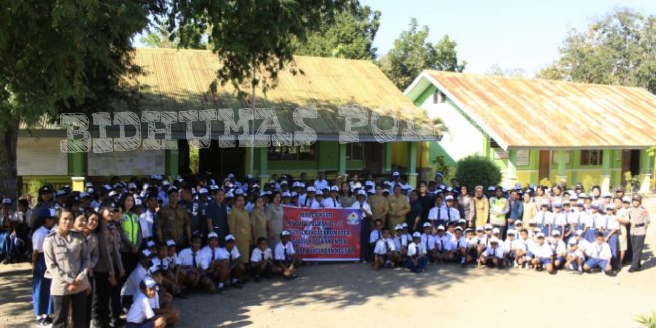 Peringati Hari Polwan Ke-71, Polwan Polres TTU Gelar Sosialisasi di SMPN Neonbat