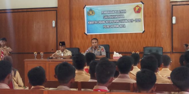 Iptu Rio Beri Pemahaman Anti Hoax dan Narkoba Pada Siswa Pramuka Saka Bhayangkara