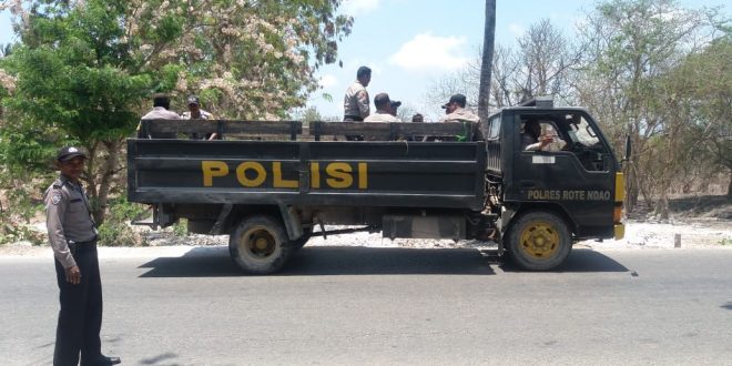 Dalam Rangka Siaga Satu, Polsek Rote Barat Gelar Patroli