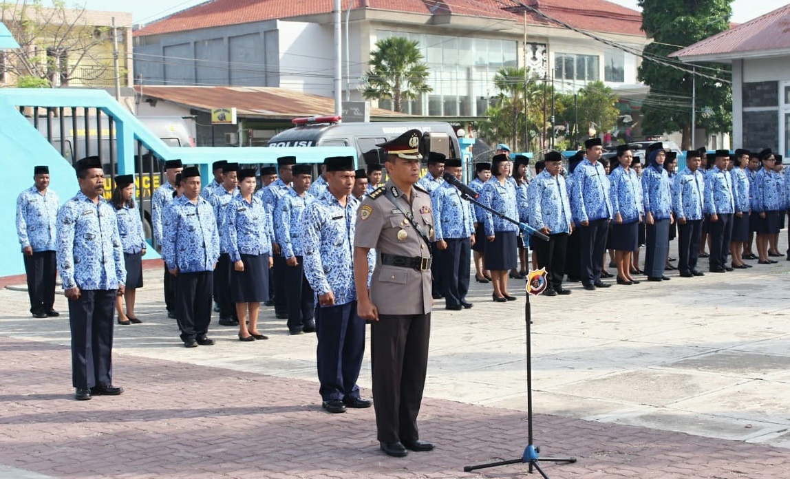 Sambut HUT Korpri ke-48, ASN Lingkup Polda NTT Ziarah di TMP Dharma Loka