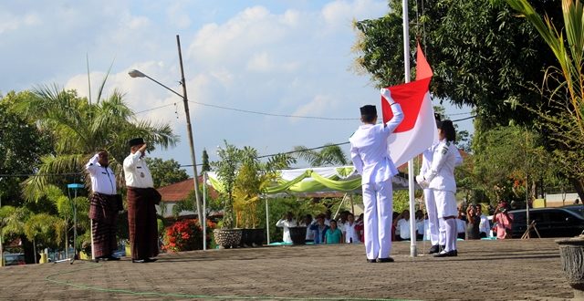 Polres Laksanakan Upacara Memperingati Hari Pahlawan di Kantor Bupati