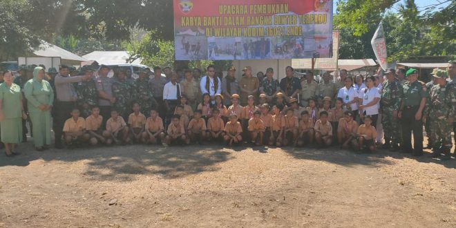 Kapolres Ende Turut Hadir Dalam Upacara Pembukaan Karya Bhakti Dalam Rangka Pembinaan Teritorial (BINTER) Kodim 1602 Ende