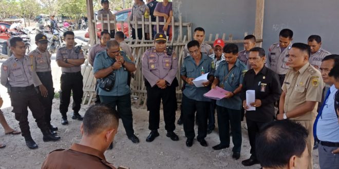 Personil Polres Kupang Kota Kawal dan Amankan Jalannya Eksekusi Tanah di Kelurahan TDM