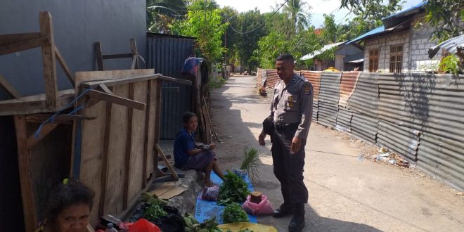 Lakukan Patroli dan Sambang ke Pasar Penfui, Bhabinkamtibmas Berikan Pesan Kamtibmas