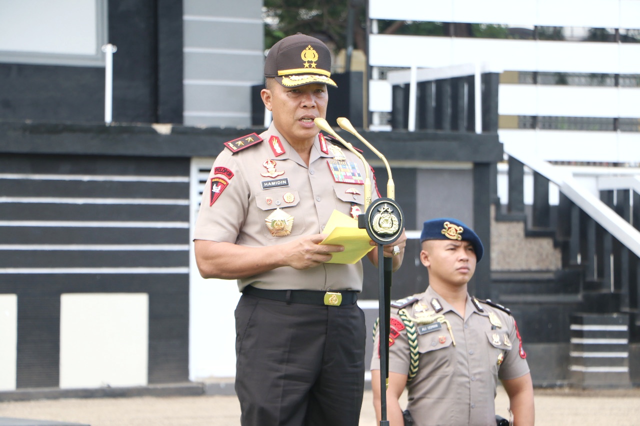 Pimpin Upacara Bulanan, Kapolda NTT : Marilah Kita laksanakan Tugas dan Tanggung Jawab Polri Secara Profesional, Proporsional, Obyektif dan Akuntabel