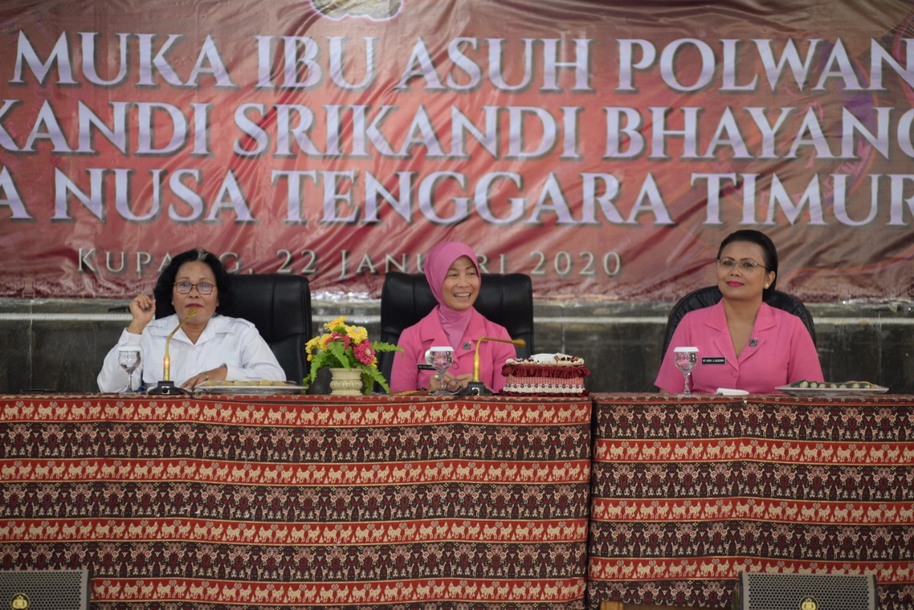 Tatap Muka Ibu Asuh Polwan kepada Srikandi-Srikandi Bhayangkara Polda NTT