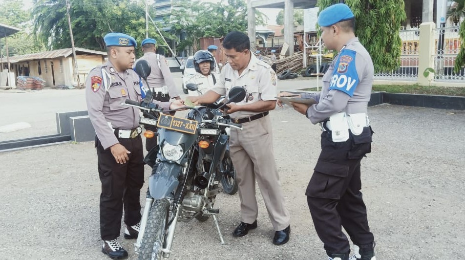 Tegakan Disiplin, Bidpropam Polda NTT Laksanakan Pemeriksaan Gaktiblin Kendaran Personel