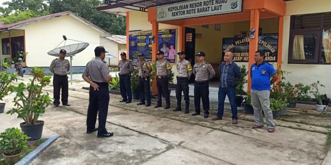 Pimpin Apel Pagi, Kapolsek Rote Barat Laut Imbau Anggota Agar Berkerja Dengan Penuh Rasa Tanggung Jawab