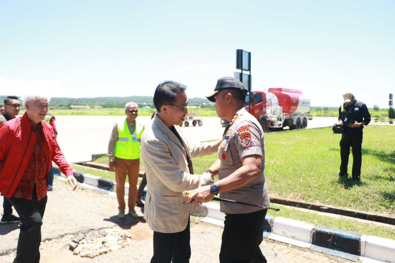 Kapolda NTT Sambut Hangat Kedatangan Komisi III DPR RI