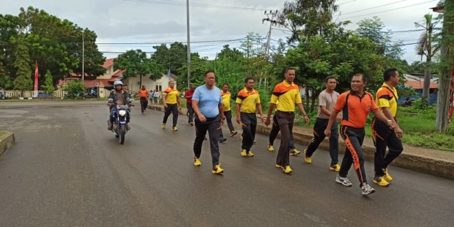 Kapolres Mabar Pimpin Lari Pagi Bersama Anggotanya