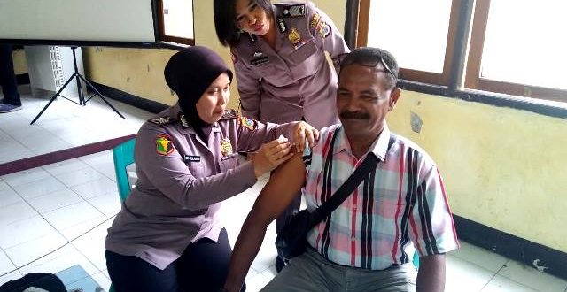 Sosialisasi Corona Virus, Vaksinasi Hepatitis B Bagi Anggota dan ASN Polri di Polres Flotim