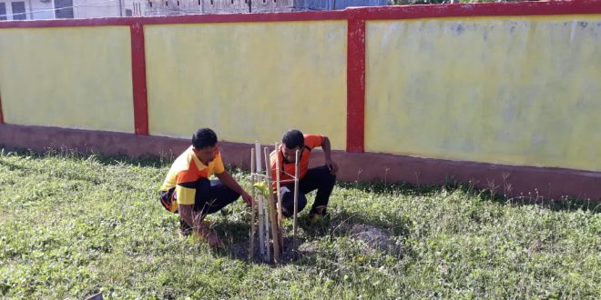 Hijaukan Halaman Mako, Personel Polres TTS Laksanakan Penanaman Anakan Pohon