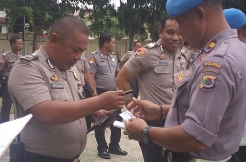 Terapkan Disiplin, Propam Polres Mabar Lakukan Pemeriksaan Sikap Tampang dan Gatiplin Kepada Personel