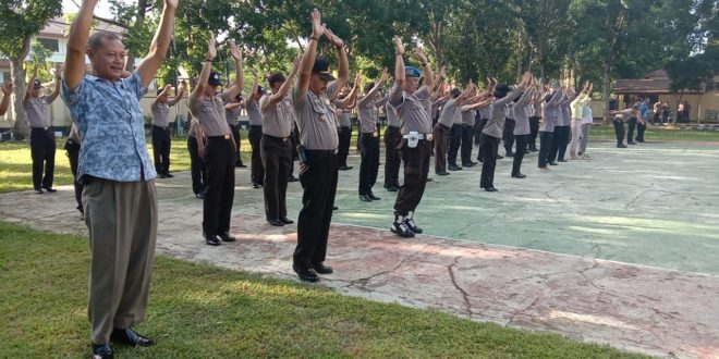 Polres Manggarai Barat Gelar Senam AW S3