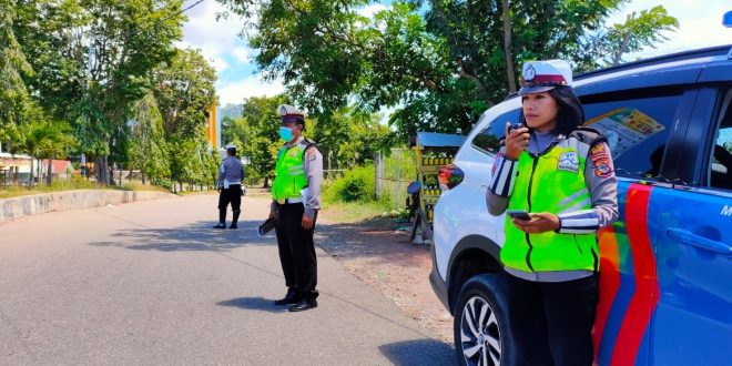 Lewat Penling dan Selebaran, Sat Lantas Polres Belu Kembali Ajak Masyarakat Atambua Perangi Covid-19