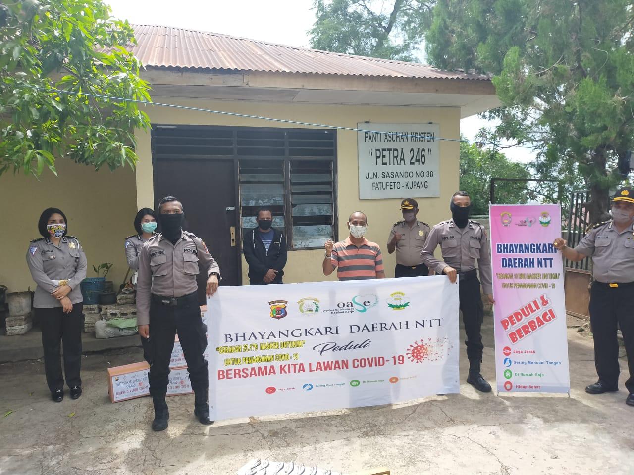 Bantu Masyarakat Kota Kupang, Bhayangkari Daerah NTT Selenggarakan Bhakti Sosial