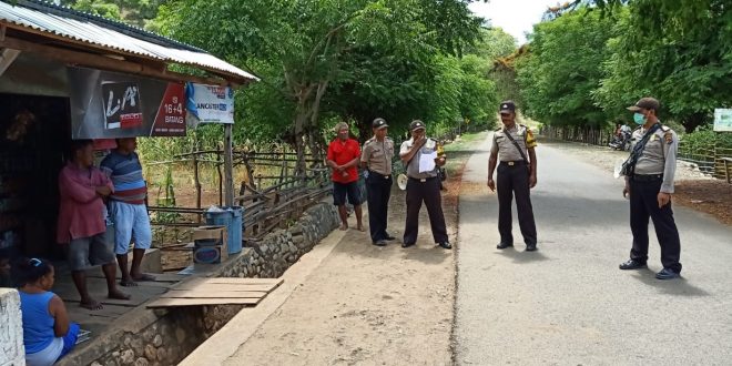 Cegah Penyebaran Covid-19, Polsek Kakuluk Mesak Sebar Maklumat Kapolri dan Imbau Warga Tahan Mudik